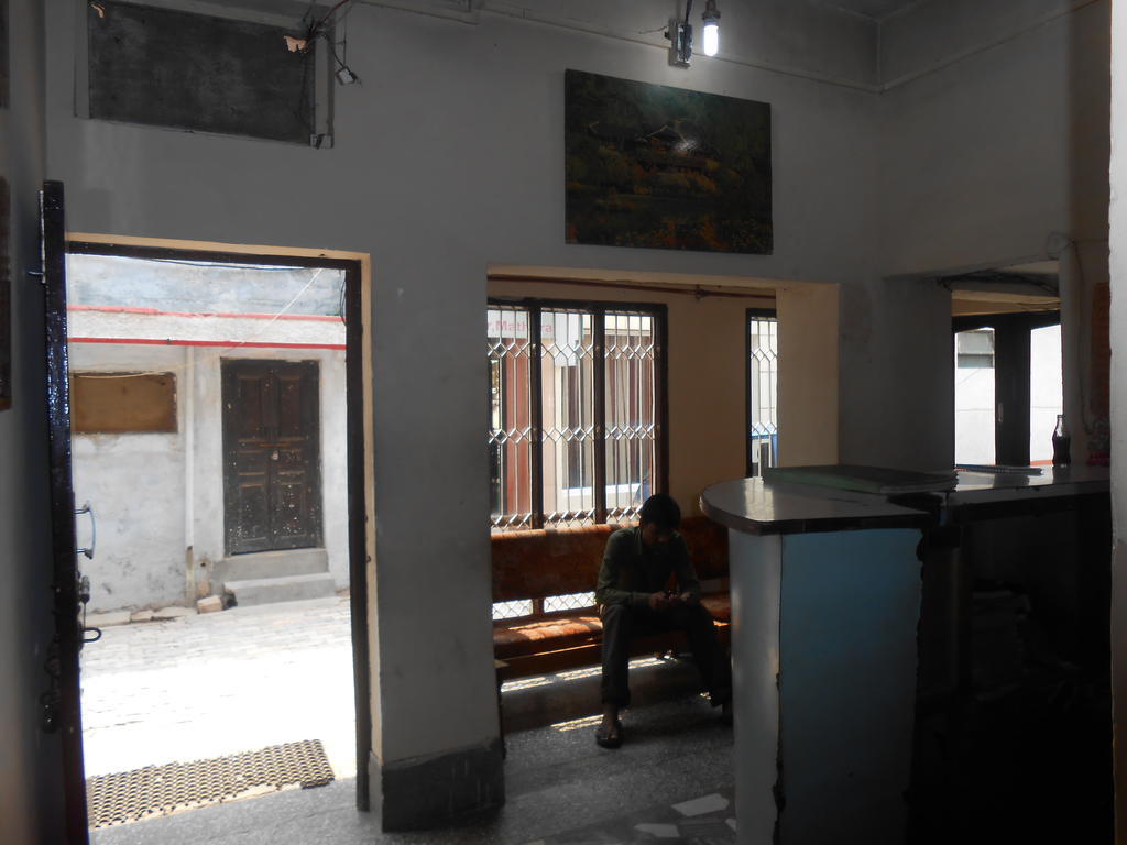 Gaurav Guest House Mathura Buitenkant foto