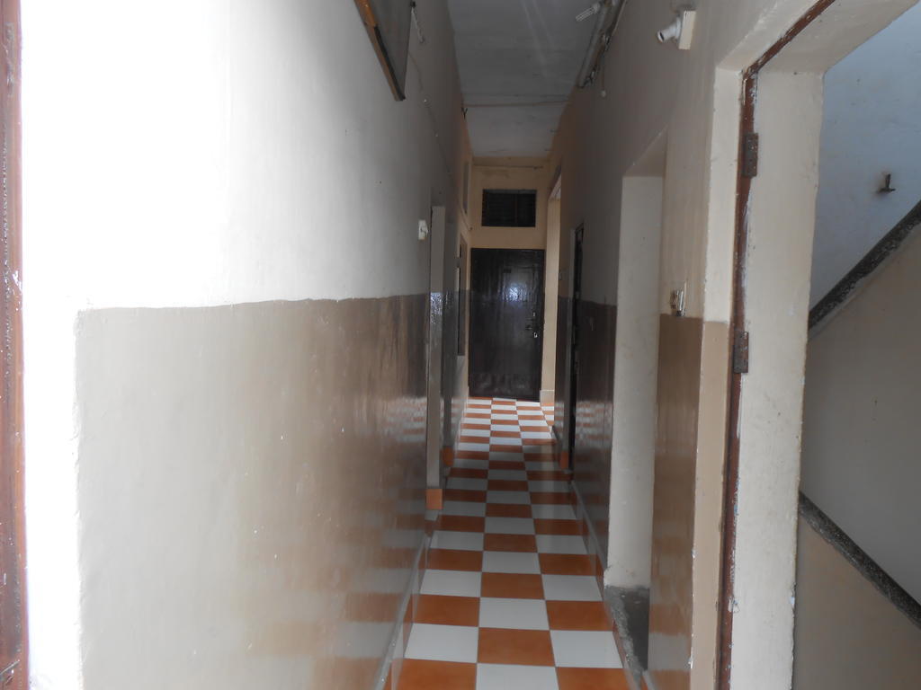 Gaurav Guest House Mathura Buitenkant foto